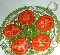 Салат из помидоров. Фото с сайта www.good-cook.ru