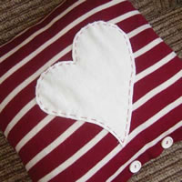 Валентинка - подушка сердце - подарок ко дню Святого Валентина